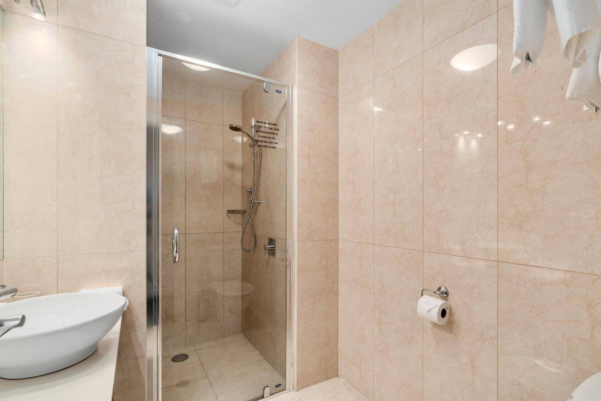 The Beacon - 2 Bedroom Town Center Apartment クイーンズタウン エクステリア 写真